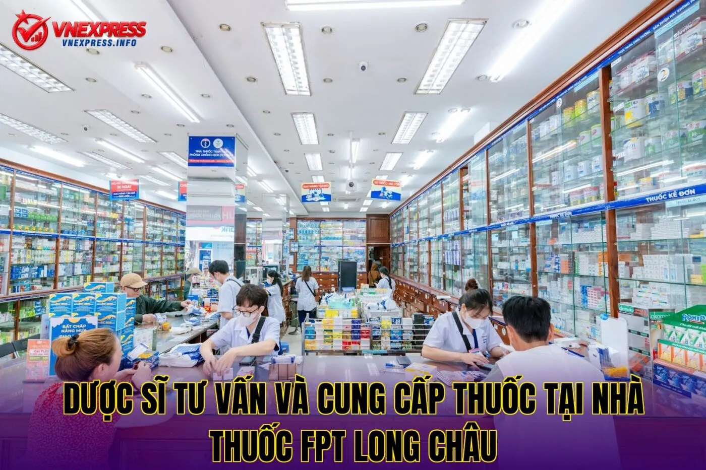 Dược sĩ tư vấn và cung cấp thuốc tại nhà thuốc FPT Long Châu